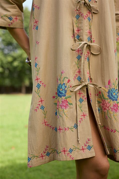 Tops and Dresses – INCHING INDIA