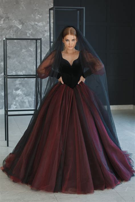 30 Best Red Wedding Dresses 2025 [Guides & Tips] | Deer Pearl Flowers