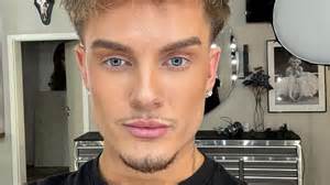 Neue Ära: Twenty4tim präsentiert stolz seine blonde Mähne