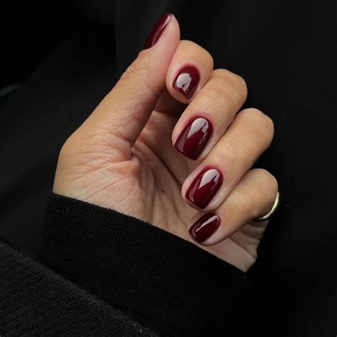 Nails Deep Red