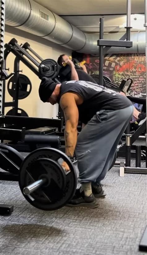 Thai massage and strength training by Alessandro