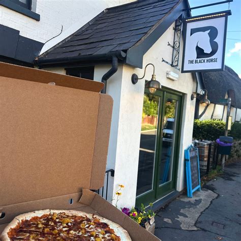 THE BLACK HORSE (Moreton Morrell) - Inn Reviews & Photos - Tripadvisor