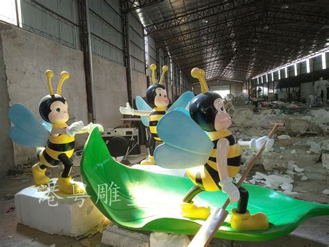 创意园林绿化草坪玻璃钢划船勤劳小蜜蜂动物雕塑摆件_港粤雕塑艺术厂家-站酷ZCOOL
