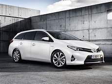 fiche technique toyota auris hybride 2013 toyota auris touring 2013 2014 2015 2016 2017 fiche technique toyota auris hybride 2013 toyota auris touring 2013 2014 2015 2016 2017