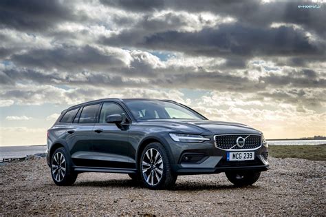 2024 Volvo V60 Prices, Reviews, and Photos - MotorTrend