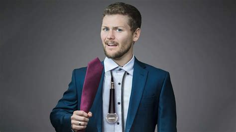 About comedian Drew Lynch: Net Worth, Wife, Children, Accident - Net ...