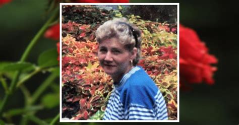 Obituary | Loyce Simmons Searcy | Sharkey Funeral Home