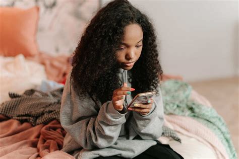 Mental Health: What happens when you see a therapist for the first time? | Teladoc Health UK
