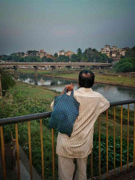 Photo essay: The bridges of Pune and the people who stop and stare
