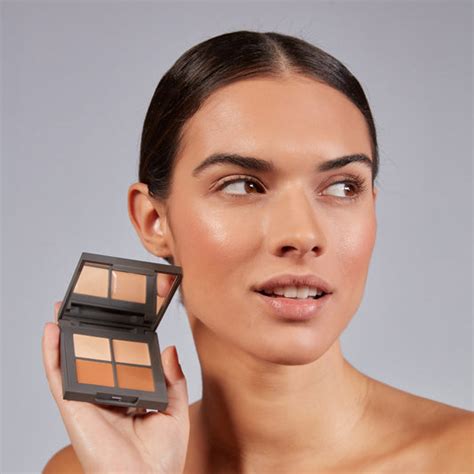 Contouring & Highlighter – Alix Avien India