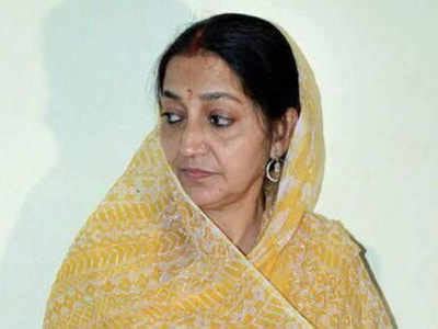 UP Elections 2017: Amethi's 'Pat Rani' is richer than the 'Rani' but ...