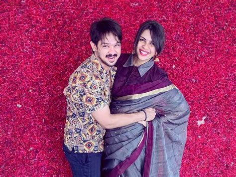 Couple goalsனா இது தான்.. மனைவியை வர்ணித்து நகுல் பாடிய பாடல்.. கொள்ளை ...