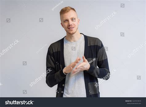 Talking Man Front View 的图像结果