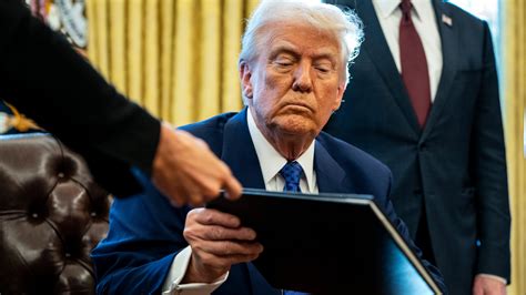 Judge Blocks Trump’s Funding Freeze, Saying White House Put Itself ...