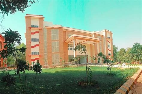 Allahabad University Prayagraj Campus: Photos, Virtual Tour