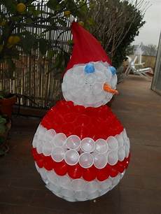 pupazzo di neve fatto con bicchieri di plastica pupazzo di neve con bicchieri di plastica bricolage pupazzo di neve fatto con bicchieri di plastica pupazzo di neve con bicchieri di plastica bricolage