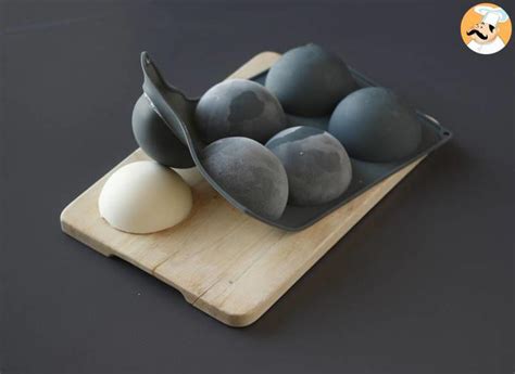 Chocolate and coconut dessert, melting and crunchy!