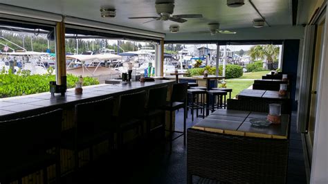 Tiki/Patio Bar - Vero Beach Yacht Club