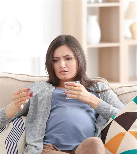 Sore Throat While Pregnant: Signs And Home Remedies