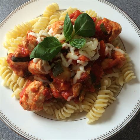 Chicken vegetable pasta sauce | Recipe | Kensington Mums