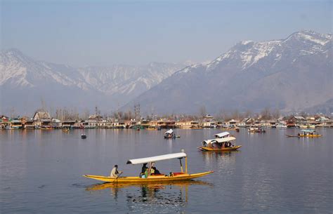 Kashmir Weather in April | Cliffhangers India