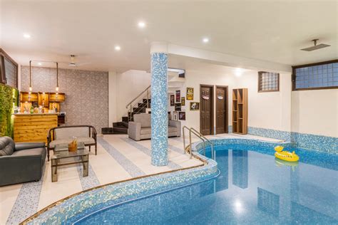 The Magnolia Farm w/ Indoor Pool & Jacuzzi - Just Home Stay