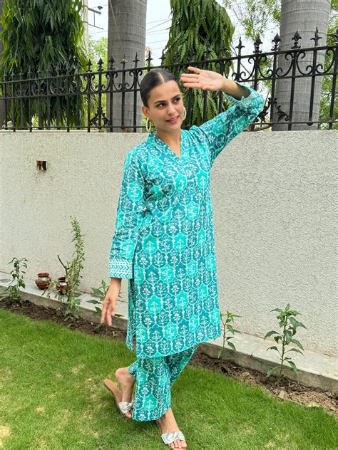 Dor-The weaving stories