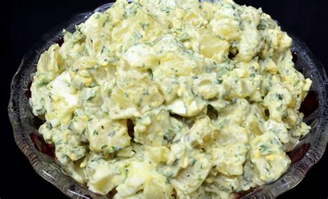 Ensalada de papas con huevos cocidos - Ensalada Rusa de papas