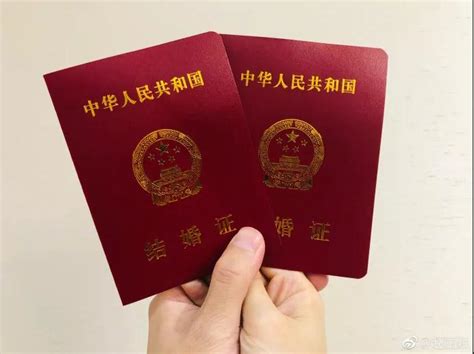 拍结婚证件照衣服有要求吗 拍结婚证件照可以化妆吗-证照之星中文版官网