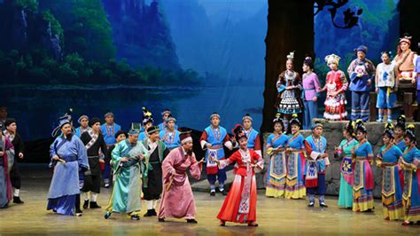 当代广西网 -- 大型彩调歌舞剧《刘三姐》在梧州上演