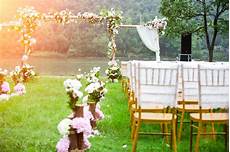 Outdoor Wedding Tips by Tips For Attending An Outdoor Summer Wedding Outdoor Wedding Tips