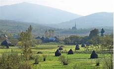 din lemn maramures biserica de lemn din ieud maramures prin vizor din lemn maramures biserica de lemn din ieud maramures prin vizor