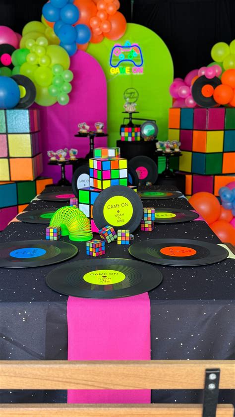 Épinglé par The Eventful Details | Balloon sur Balloon Arch Garlands ...