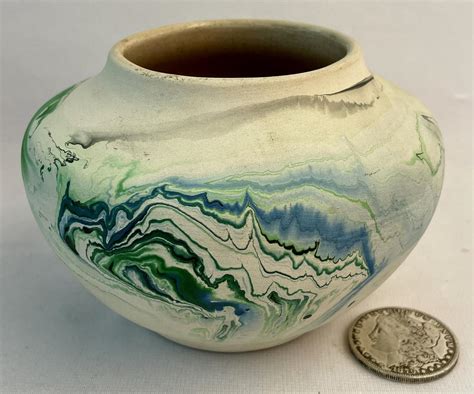 Lot - Vintage Native American Nemadji Pottery Vase w/ Swirled Green ...