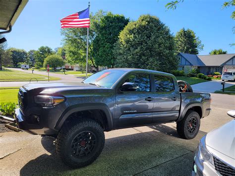 got my truck! TRD lift kit and 275/70r17 : r/ToyotaTacoma