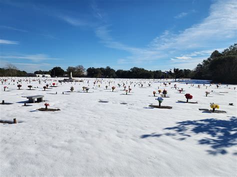 Holder-Wells & Coastal Funeral Homes | Moss Point MS