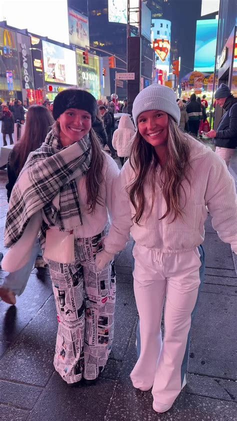 Sentner twins (@sentnertwins) - Urlebird