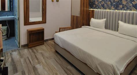 Book Hotel Strawberry in Chandigarh on Brevistay