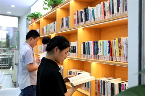 江苏省新闻出版局 全民阅读 城市书房，24小时为你“留灯”