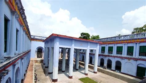 Durga Puja 2021: সুরুল রাজবাড়িতে পুজোয় বলির সময় নারায়ণকে রেখে আসা ...