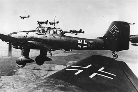 一战战败后，为何纳粹德国只用三年，就建成了欧洲最强大的空军|滑翔机|空军|德国_新浪新闻
