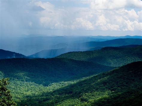 Best Campgrounds Blue Ridge Parkway NC: Scenic Views & Hiking