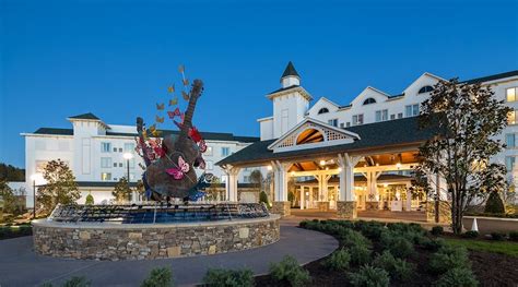 DOLLYWOOD'S DREAMMORE RESORT & SPA (Pigeon Forge) - Resort Reviews ...