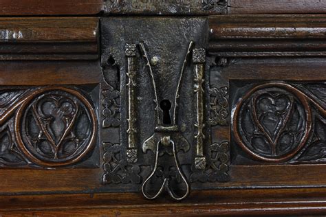 15/16th Century Spanish Walnut Casket, Circa 1500 For Sale at 1stDibs