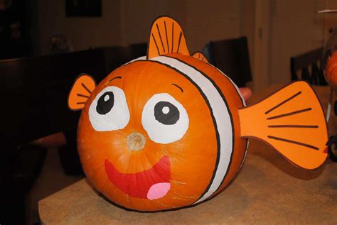 25 Easy Pumpkin Painting Ideas That Look Cute (2023 Edition)