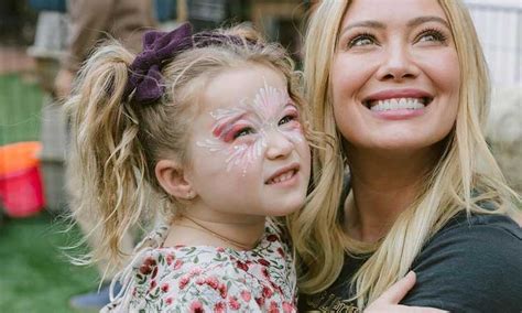 10 Gorgeous pics of US diva Hilary Duff