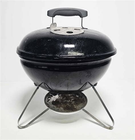 Lot - Weber Smokey Joe barbecue