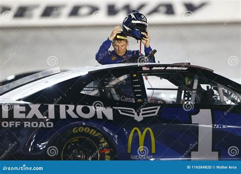 NASCAR: May 12 KC Masterpiece 400 Editorial Image - Image of cars ...