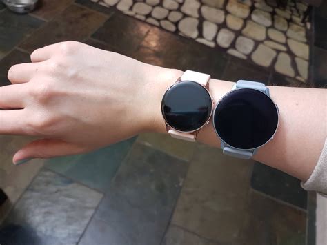 Size comparison: GWA and GWA2 44mm (female wrist size 6.5-6.75 ...
