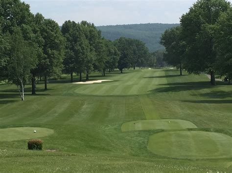 Course Tour – En-Joie Golf Club